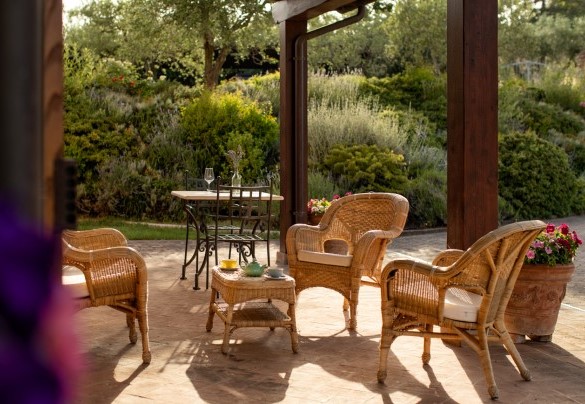 Area relax under the porch - Poderina dei Poggi
