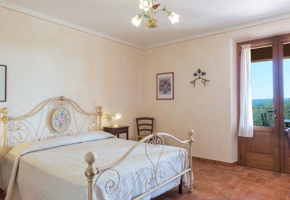 Master bedroom connected to the terrace - Poderina dei Poggi