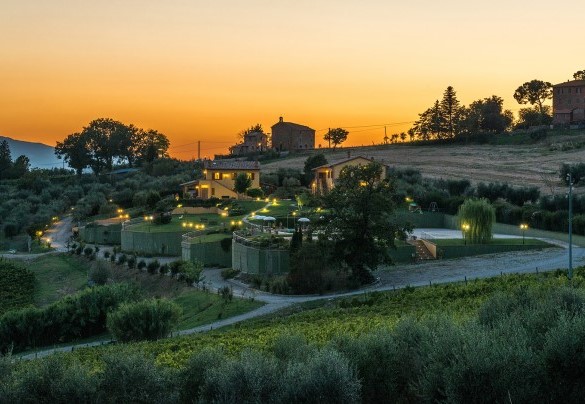 L'area della villa in un tramonto mozzafiato - Poderina dei Poggi