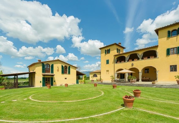Le geometrie del meraviglioso cortile interno - Poggerello