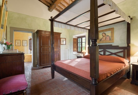 Il letto a baldacchino dell'Annesso 2 - Poggerello