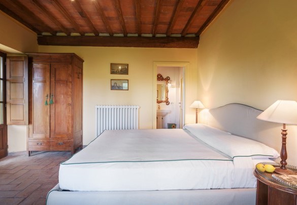 La camera matrimoniale con bagno en suite al piano terra dell'Annesso 1 - Poggerello