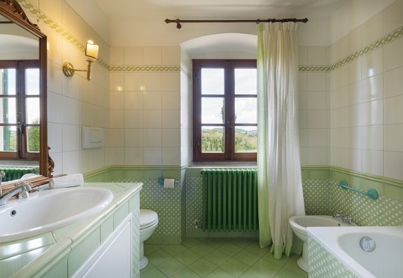 Il bagno con vasca al primo piano - Poggerello