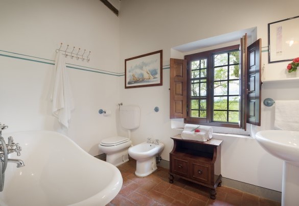 Il bagno con vasca nell'Annesso 2 - Poggerello