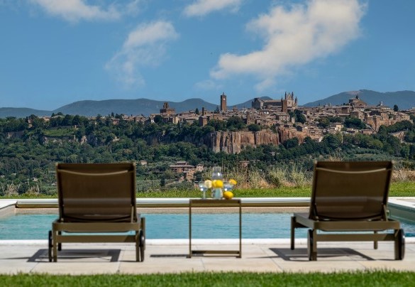  The swimming pool overlooking Orvieto - Poggio Ambrato