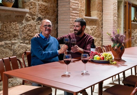  A toast between father and son - Poggio Ambrato