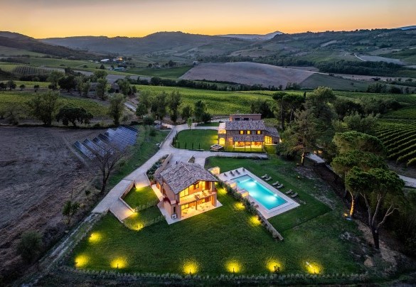 La proprietà vista dall'alto - Poggio Ambrato