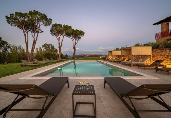 The panoramic swimming pool at sunset - Poggio Ambrato