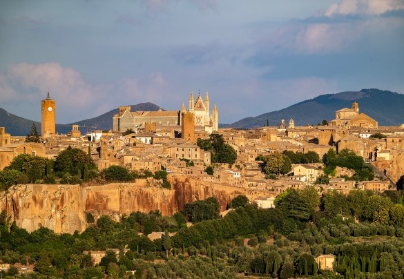 The city of Orvieto stands on the tuff plateau La Rupe - Poggio Ambrato