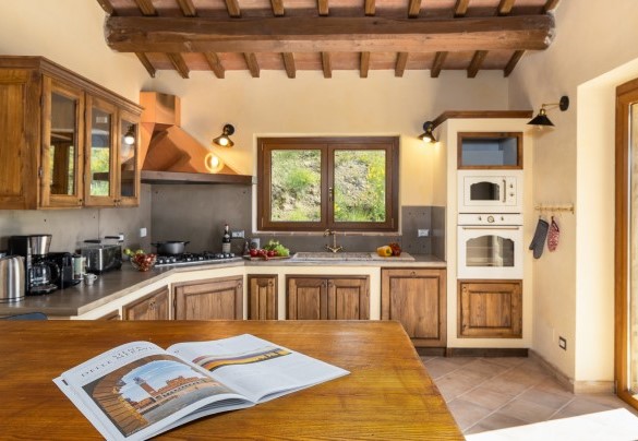 The equipped kitchen in open space - Poggio delle Lumie