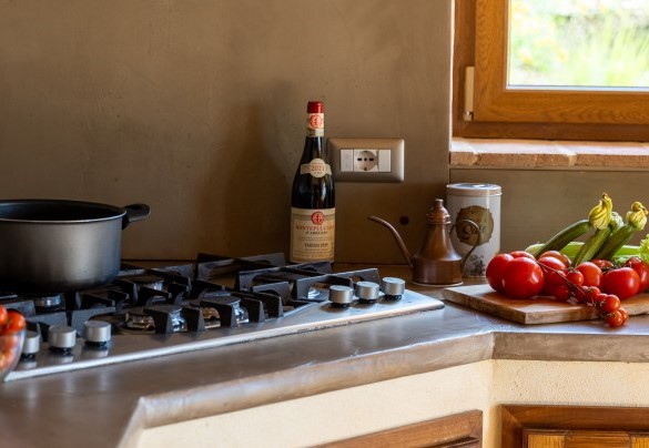 The kitchen with direct exit to the outdoor dining area - Poggio delle Lumie