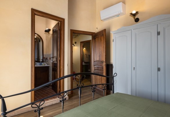 Double bedroom n.2 with en suite bathroom and terrace, on the first floor - Poggio delle Lumie