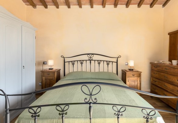 Double bedroom n.2 with en suite bathroom and terrace, on the first floor - Poggio delle Lumie