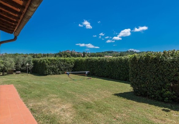 The view of the town of Citta della Pieve that can be seen from the porch - Poggio Medei