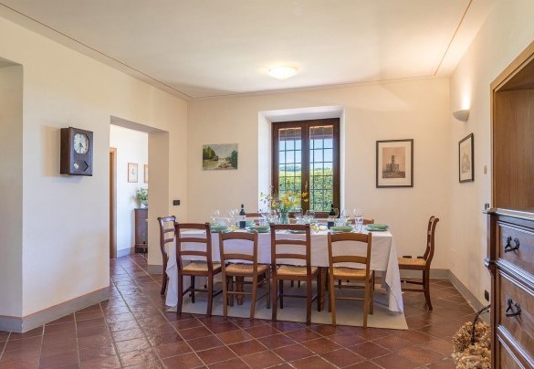 Dining room communicating with the night area and entrance - Poggio Medei