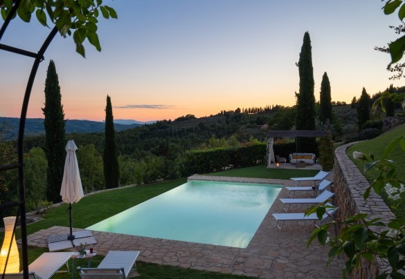 The pool can also be used at night thanks to lighting both inside and outside the pool – Poggio Novoli