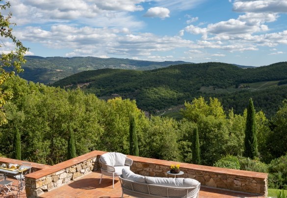 Two terraces with sitting area positioned to enjoy from every corner the countryside and the tranquillity of the park – Poggio Novoli