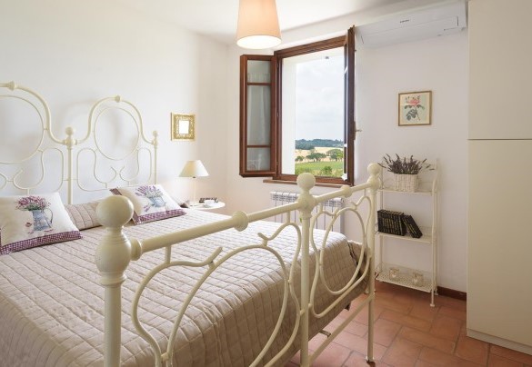 Double bedroom n.1, with bathroom close, at ground floor - Poggio Vistabella 10  