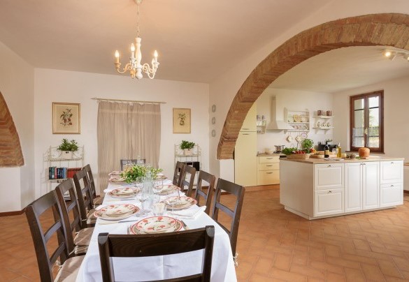 Open space with seating,elegant dining area and kitchen - Poggio Vistabella 10