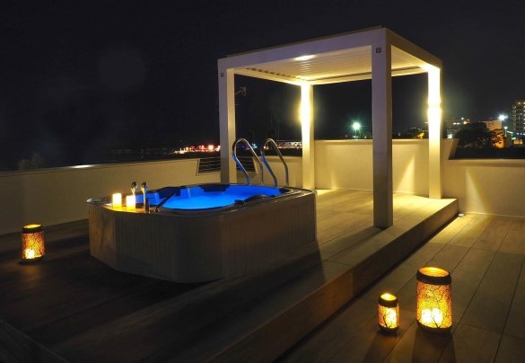 Dopo il tramonto la villa acquista un nuovo charm - Portoverde Beach Villa 
