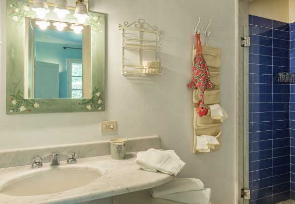Bagno con doccia n.3 en-suite alla camera n.3. Villa - Quercia Felice