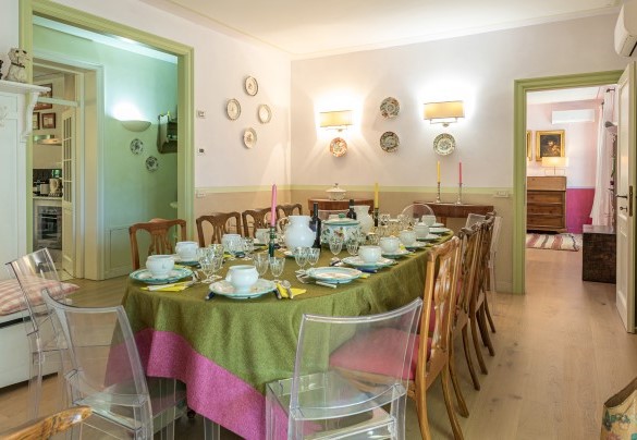 La zona pranzo accanto alla cucina. Villa - Quercia Felice  