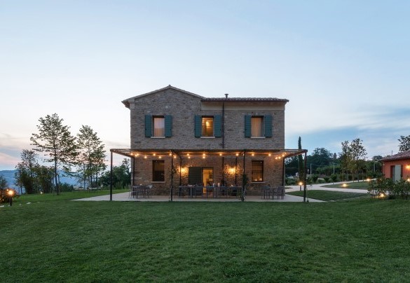 The Relais is an elegant country house in stone and plaster, skilfully renovated – Relais Corbaia