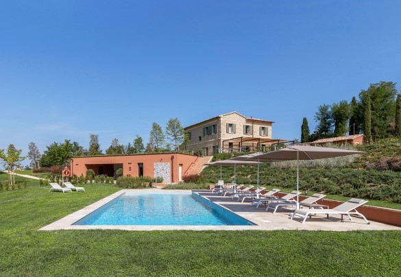 The villa is located in the centre of a large agricultural hilly property characterized by sloping lands towards the valley of the Savio river – Relais Corbaia