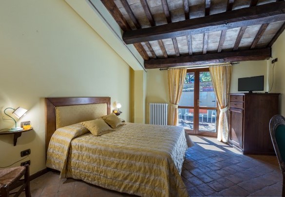 Double bedroom n.4 on the first floor, Annex n.1 - Residenza Collefiorito