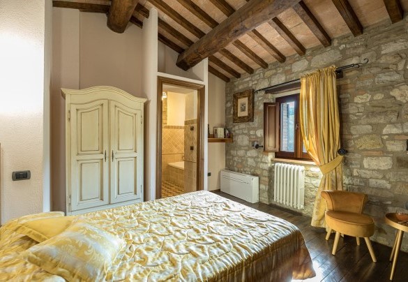 Double bedroom, queen size, n.2 on the first floor, in the main house - Residenza Collefiorito
