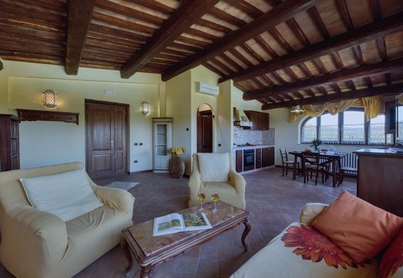 Salotto open con zona pranzo e angolo cottura al primo piano, Annesso n.2 - Residenza Collefiorito 