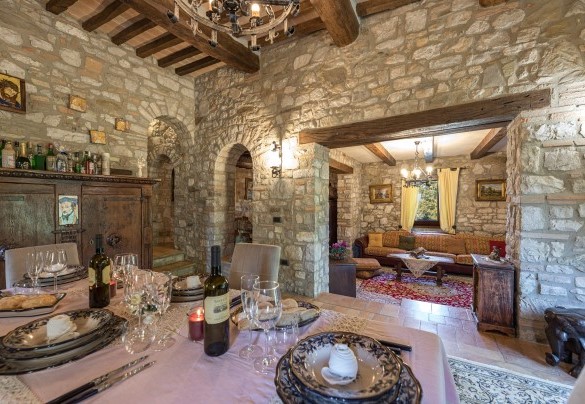 Open plan with dining area and living - Residenza Collefiorito