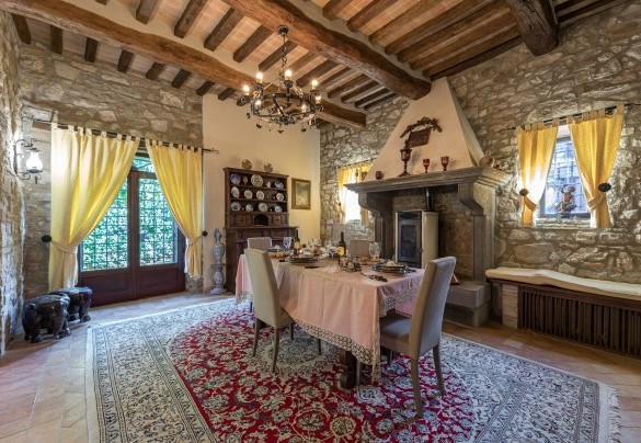  Dining room in the main house - Residenza Collefiorito