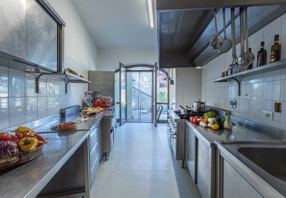 Professional kitchen on the ground floor in Annex n.1 (available on request and at an extra cost) - Residenza Collefiorito
