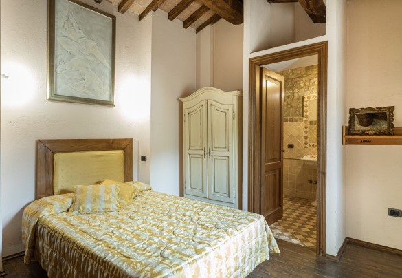 Double bedroom, queen size, n.2 on the first floor, in the main house - Residenza Collefiorito