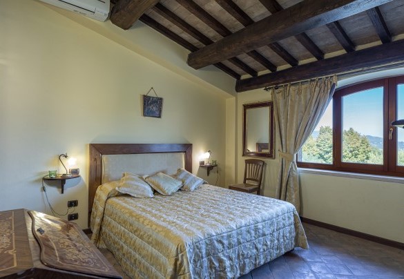 Double bedroom n.7 on the first floor, Annex n.1 - Residenza Collefiorito