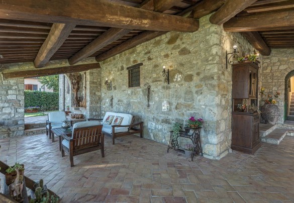 The large and welcoming furnished portico - Residenza Collefiorito