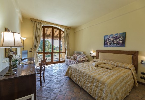 Double bedroom n.10 on the ground floor, Annex n.2 - Residenza Collefiorito