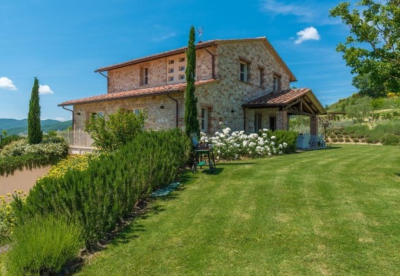 Veduta generale del casale dalla zona parcheggio - Rosa dei Venti 8