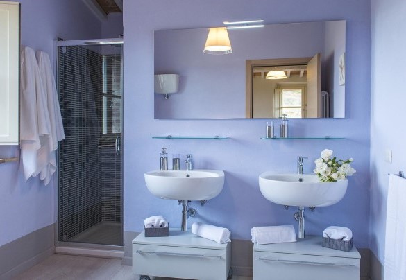 Bagno n.2 con doccia al primo piano, en-suite alla camera doppia n.2 - Rosa dei Venti 8