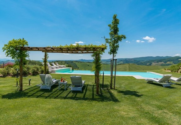 Piscina panoramica depurata a sale con la zona solarium - Rosa dei Venti 8