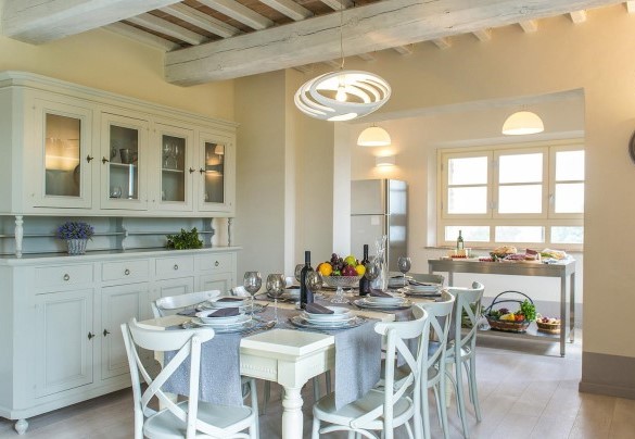 Sala da pranzo ben equipaggiata e con gusto, comunicante con la cucina - Rosa dei Venti 8
