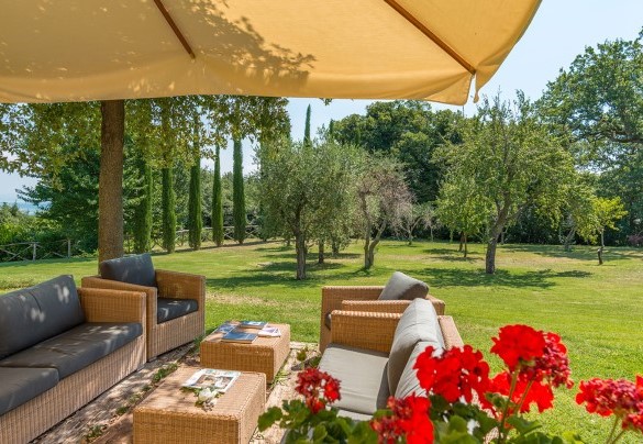 In the garden of cypresses, oaks, and olive trees, there are various equipped areas - San Francesco