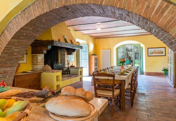 The kitchen is connected to the dining room - San Francesco