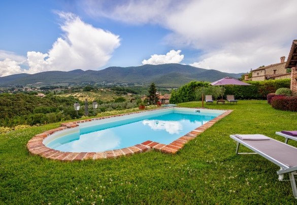 The pool measures 10m x 5m with a constant depth of 1.60m - San Rocco