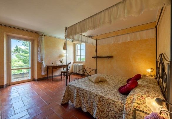 Double bedroom no. 5 on the first floor (unit 1) - Sangiovese