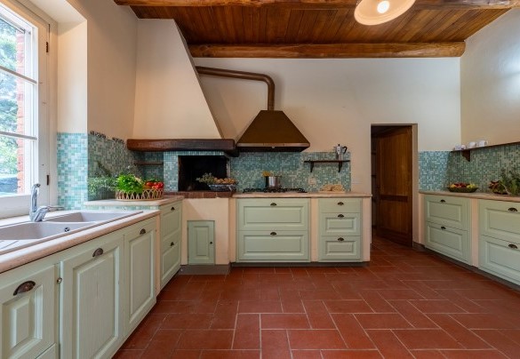 Kitchen connected to the dining room - Sangiovese