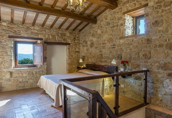 Double bedroom on the first floor (with bed on the mezzanine) - Santa Illuminata