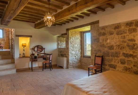 Double bedroom on the first floor - Santa Illuminata   