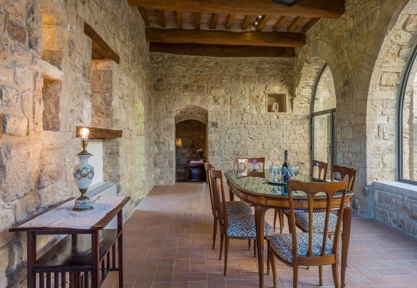 Characteristic sitting room with large windows facing out to the courtyard - Santa Illuminata  